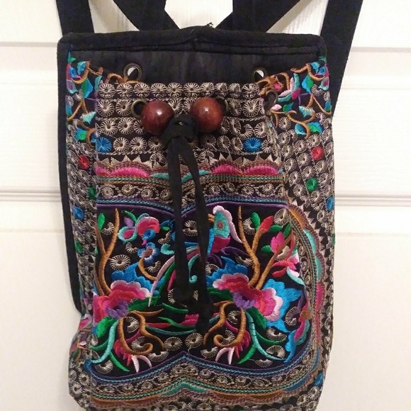 An Embroidered Small Backpack - Picture 1 of 4